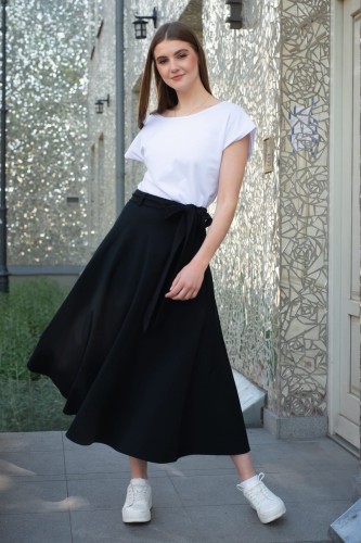 Czarna spódnica MIDI rozkloszowana OKEE (7).jpg
