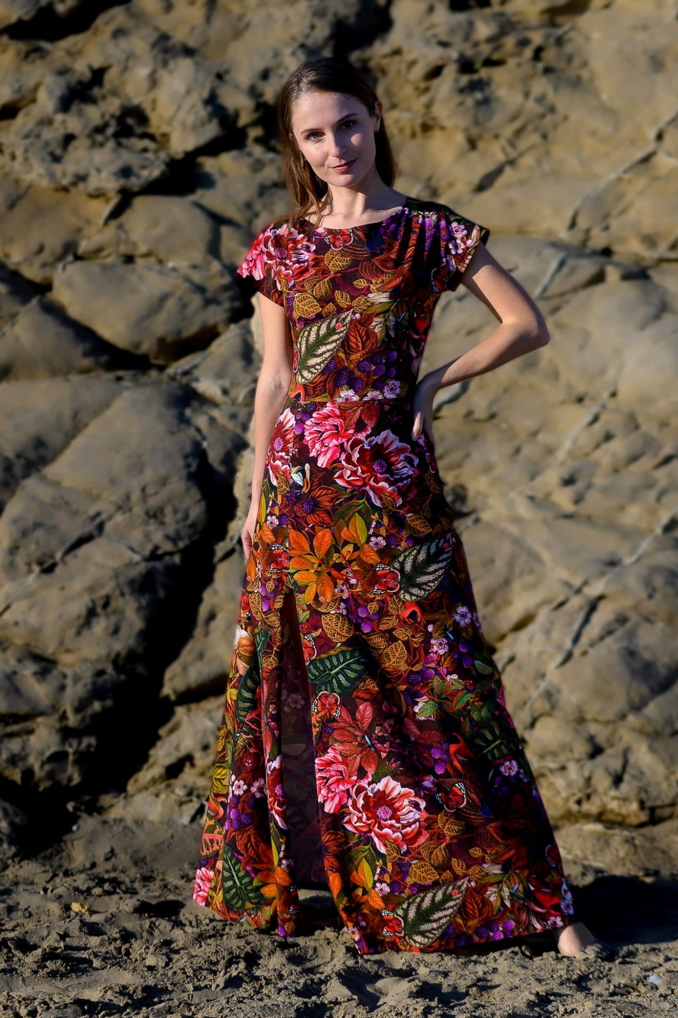 Sukienka MAXI z dekoltem w łódkę - Burgundowy Gaj