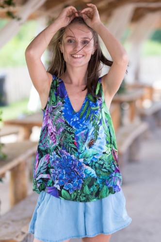 t-shirt, bluzka wiskoza trapezowa - OKEE - bluzka w kwiaty (75).jpg