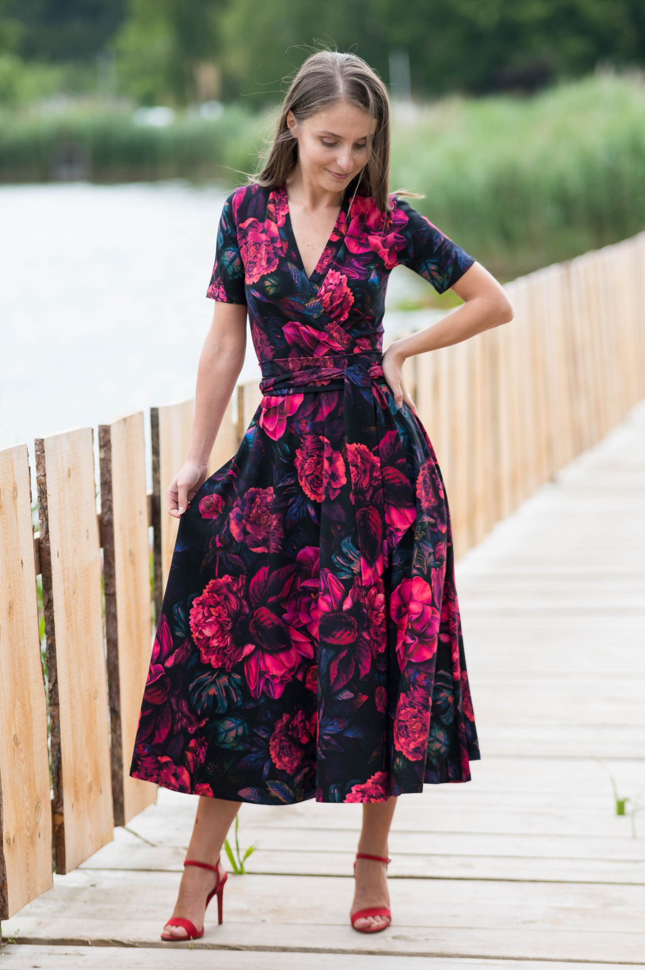 Sukienka Midi zakryte plecy krótki rękaw - Rosy sunset