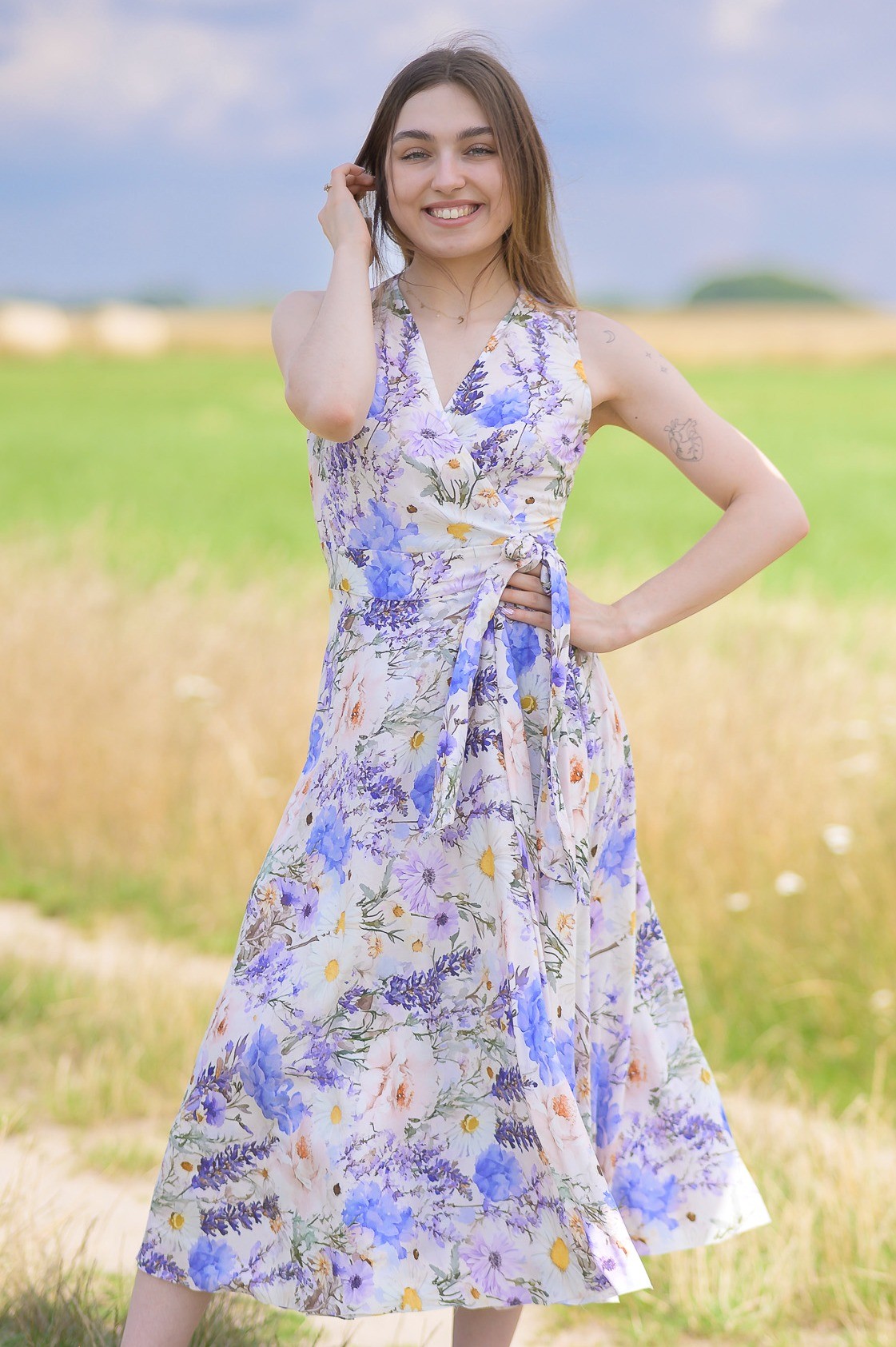 Sukienka wiązana Midi bez rękawa - Liliowa łąka