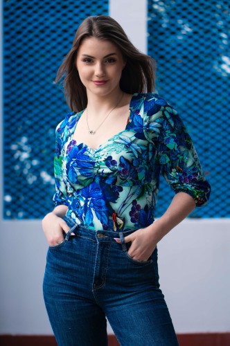 Bawełniana bluzka z dekoltem w serce - OKEE (38).jpg