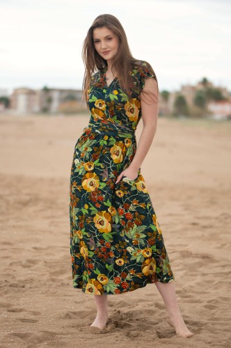 Dzianinowa sukienka z dekoltem V - OKEE - sukienka w kwiaty (71).jpg