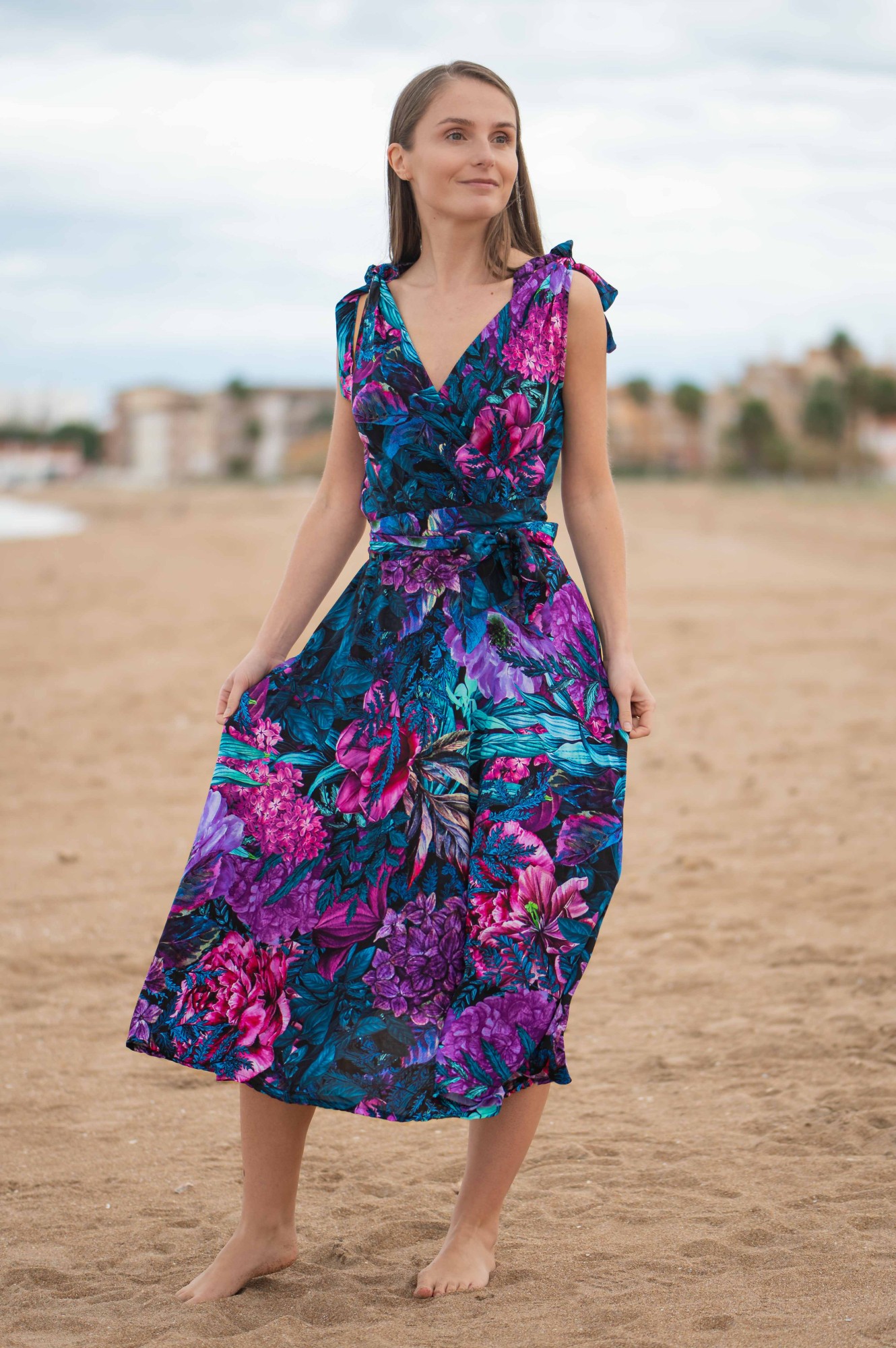 Sukienka taliowana MIDI na ramiączkach  - Sweet Peony