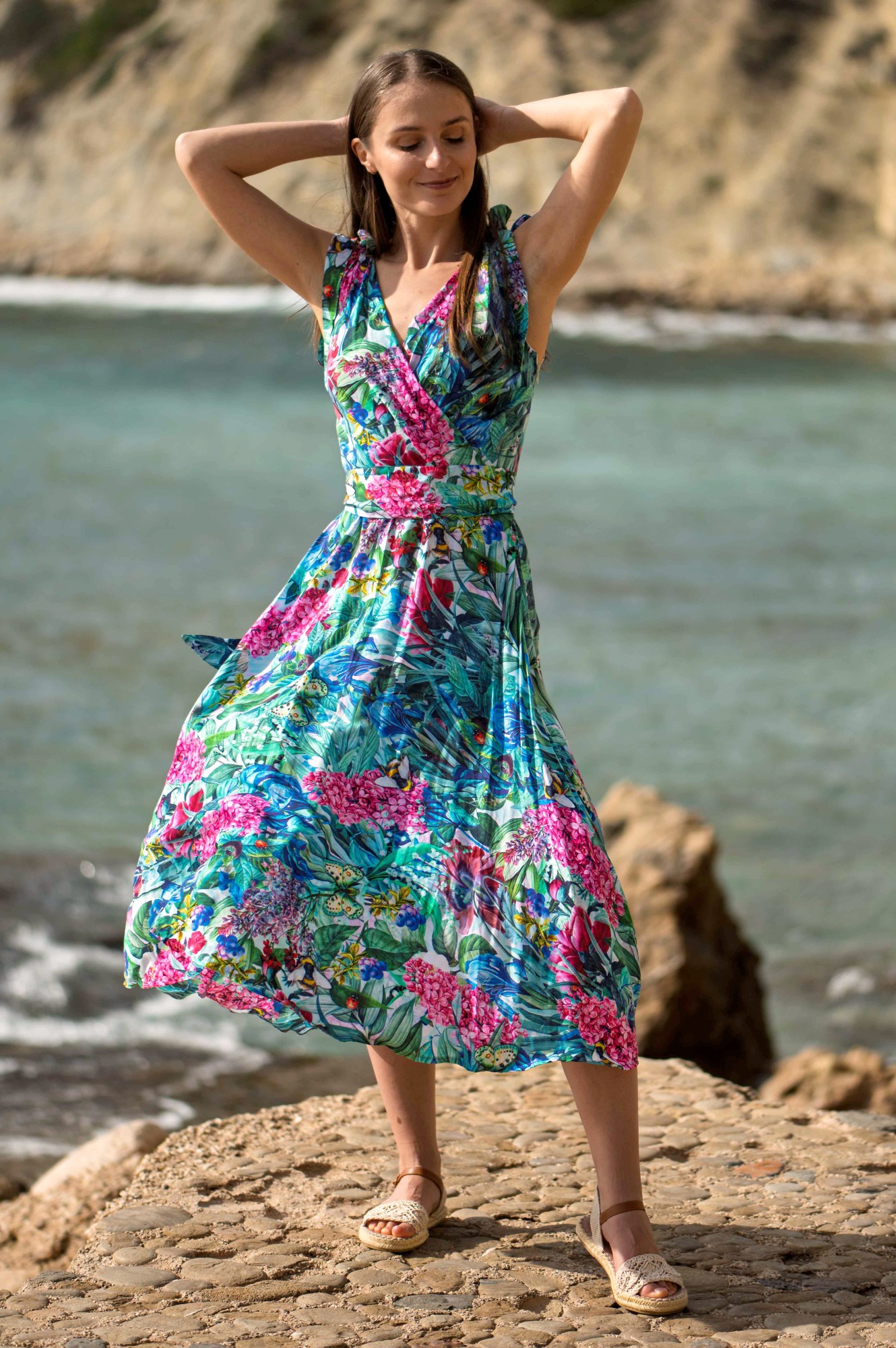 Sukienka taliowana MIDI na ramiączkach  - Wiosenna Symfonia