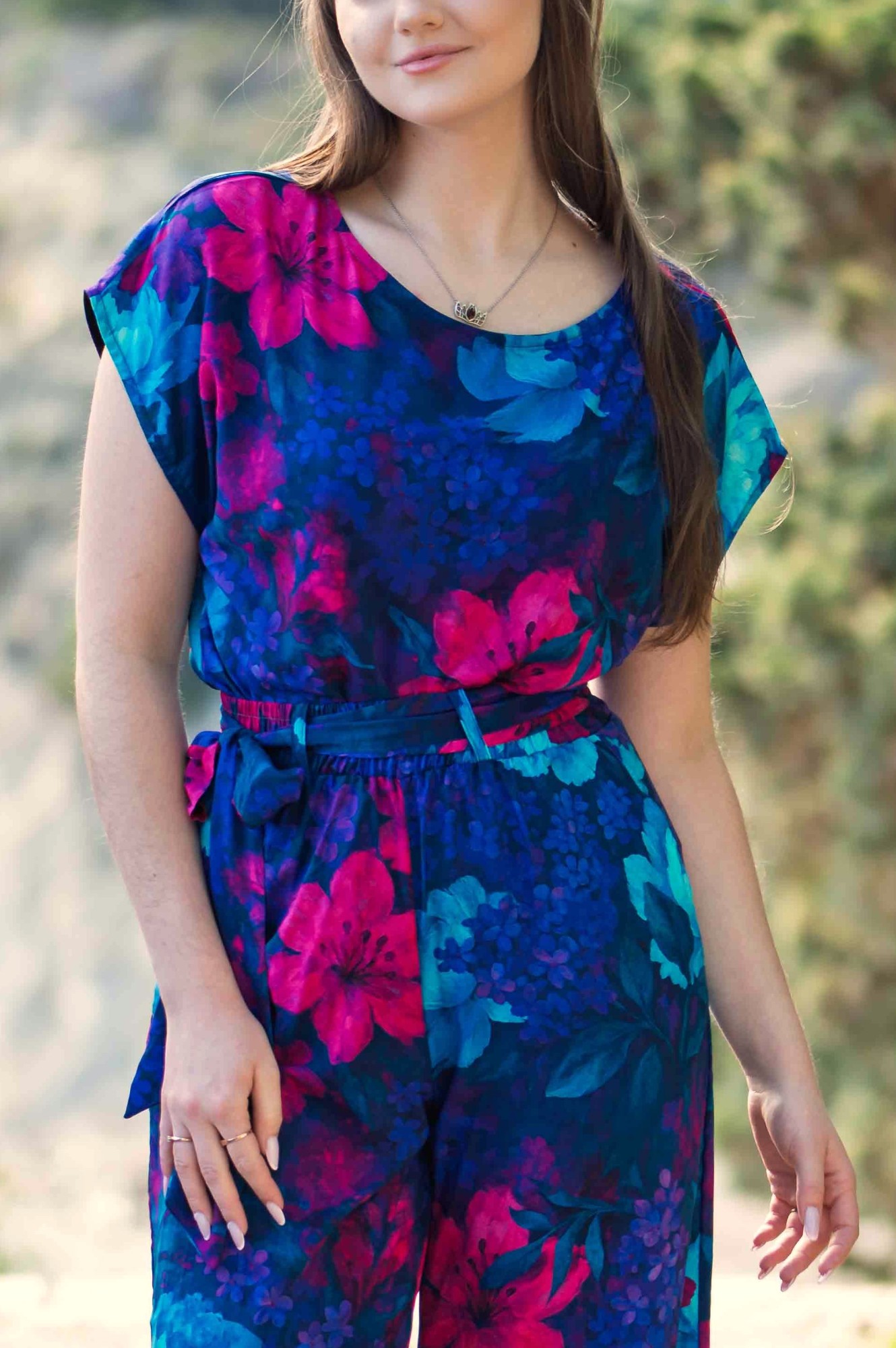 T-shirt wiskozowy - Lunar Bloom