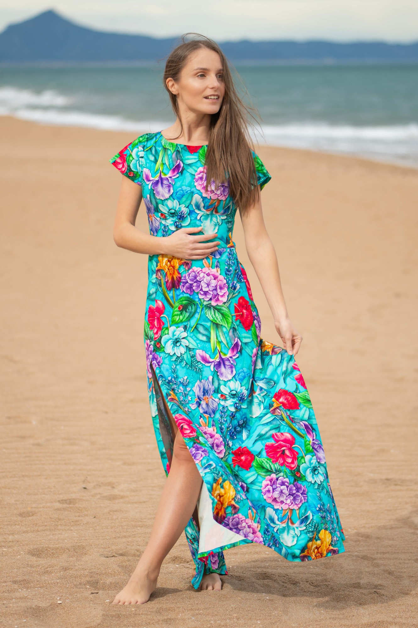 Sukienka MAXI z dekoltem w łódkę - Irysowa laguna