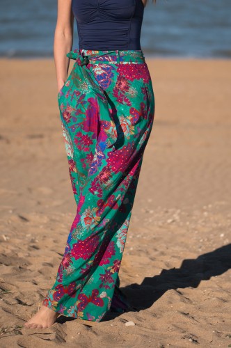 Letnie spodnie z wiskozy w kwiaty - OKEE (3).jpg