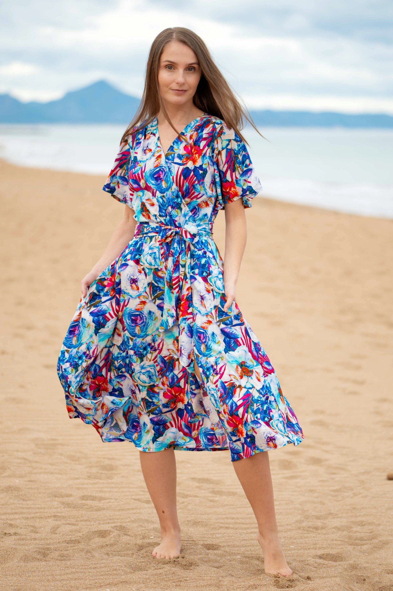 Sukienka taliowana MIDI rękaw klosz - White blossom