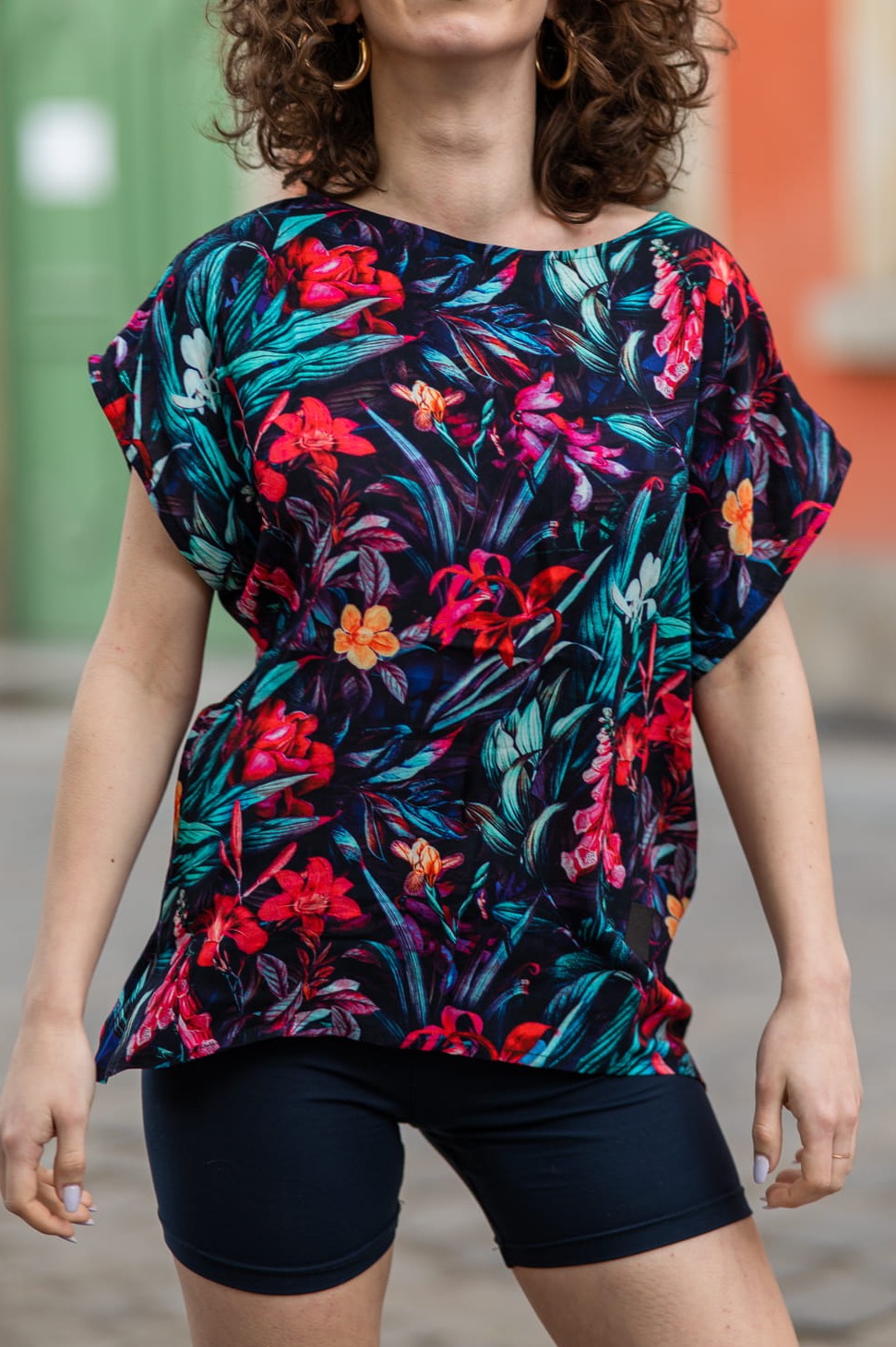 T-shirt wiskozowy - Fiery Flowers