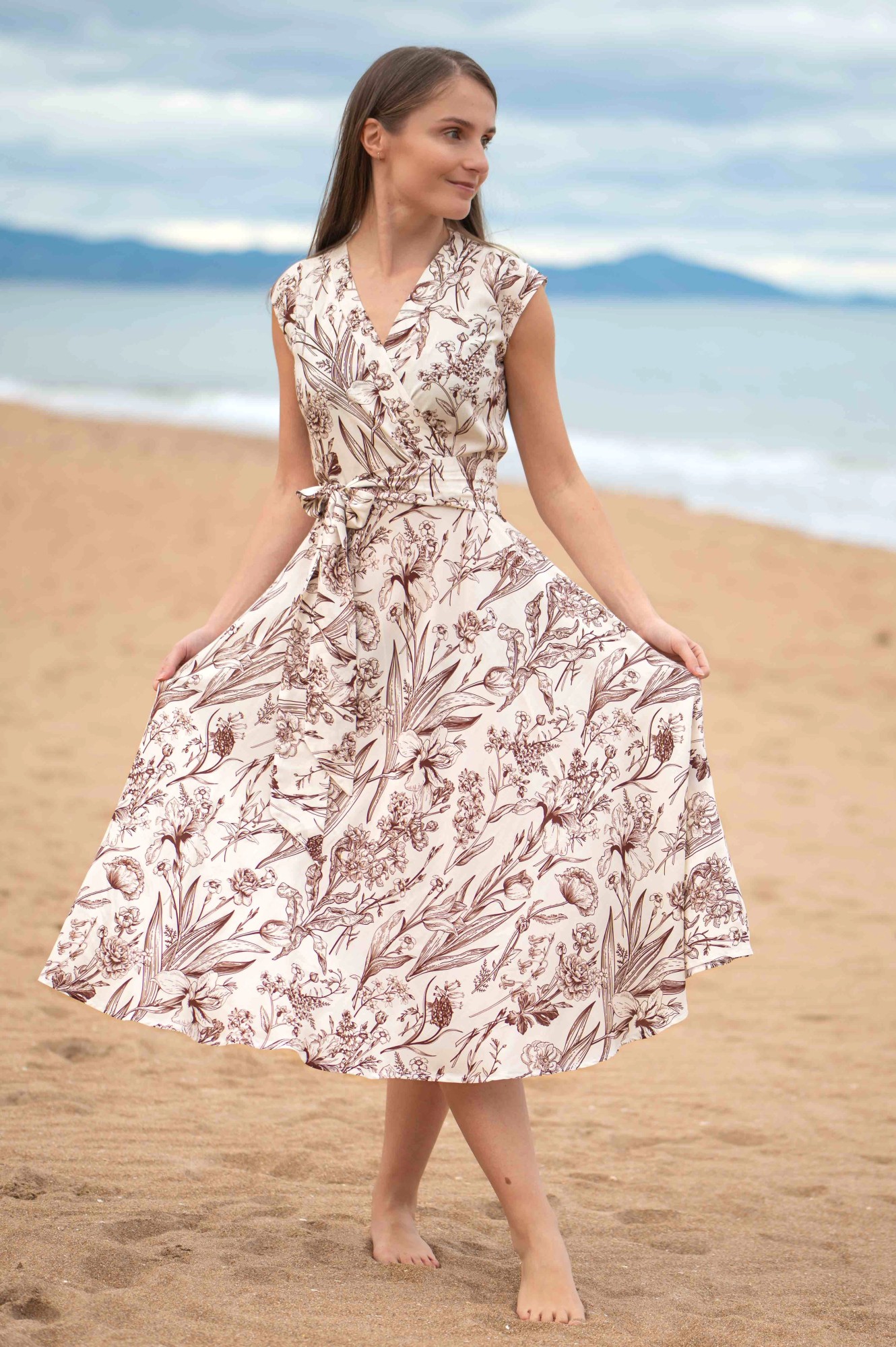 Sukienka wiskozowa MIDI rękaw motylek - Caffe Latte