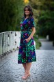 Sukienka Midi taliowana krótki rękaw - Szmaragdowe żuki