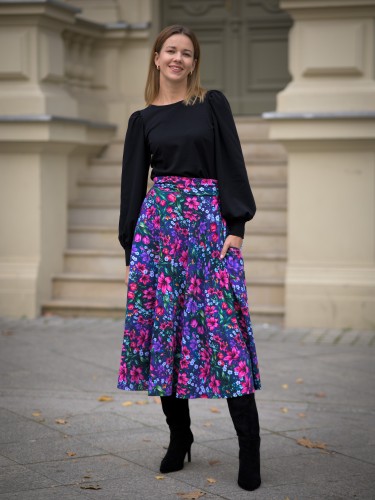 Kolorowa bawełniana spódnica MIDI w kwiaty - OKEE (19).jpg
